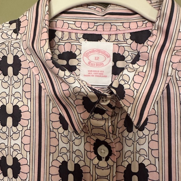 EUC Brooks Brothers Pink and Black Geometric-Floral Print Fitted Blouse Size 12 - Picture 2 of 7